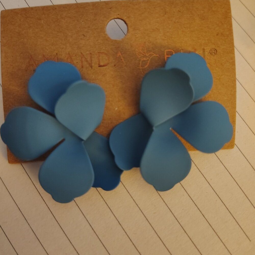 Amanda Blu  Flower Earrings